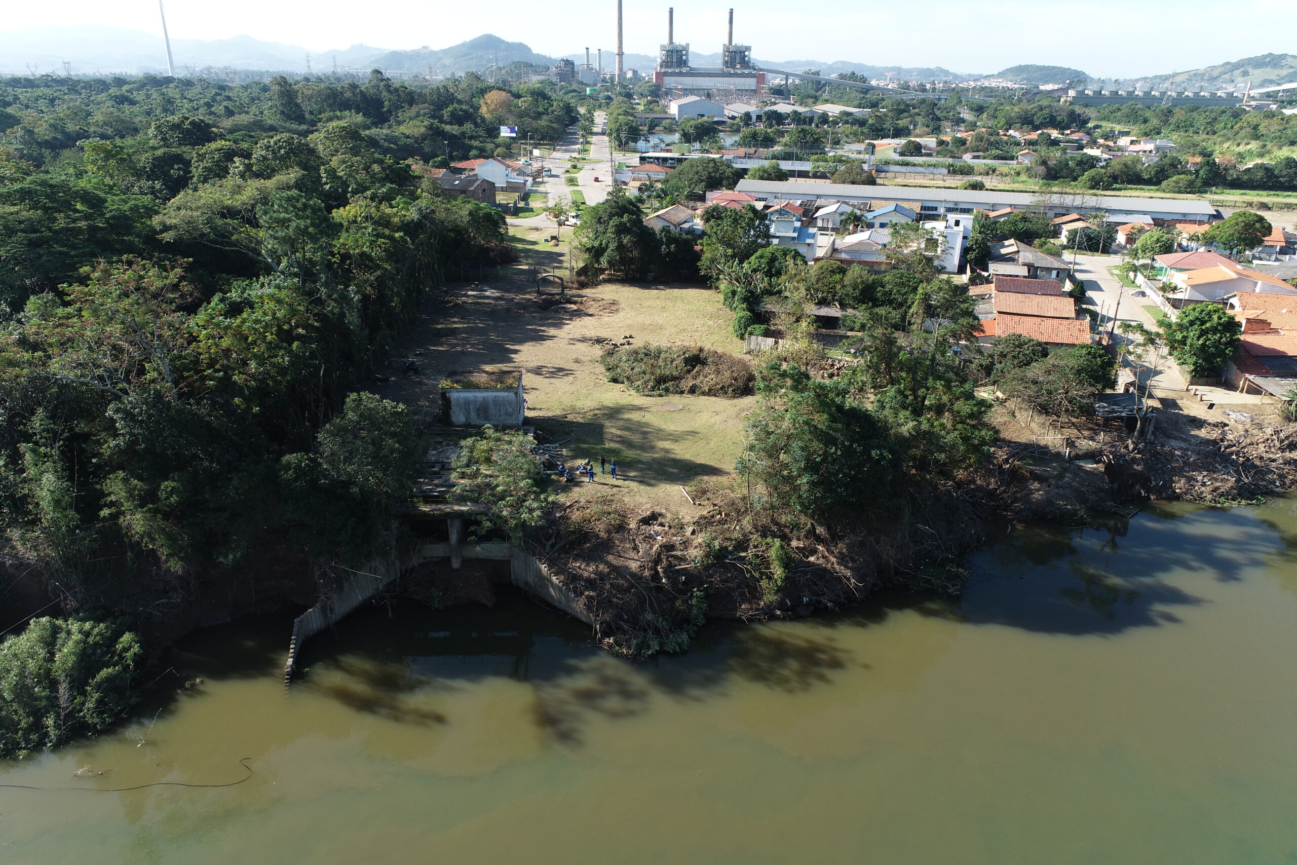 You are currently viewing Imagens de drone registram evolução da ponte dr. Stélio Boabaid